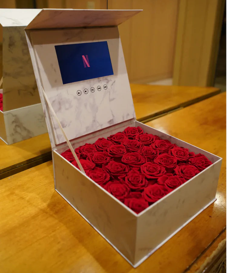 Caja de Rosas con Pantalla de Video